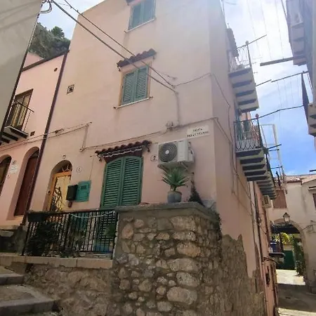 The Artist's House Apartment