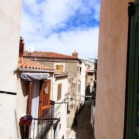 The Artist's House * Cefalu